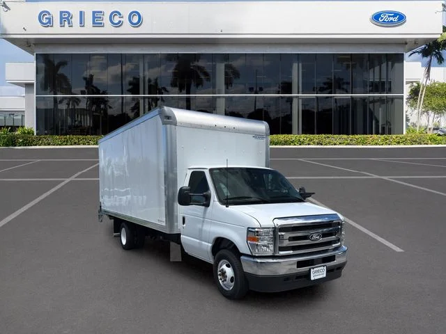 New 2026 Oxford White Ford E-350 SRW image 19