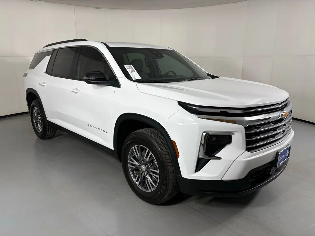 Used 2025 White Chevrolet LT image 2