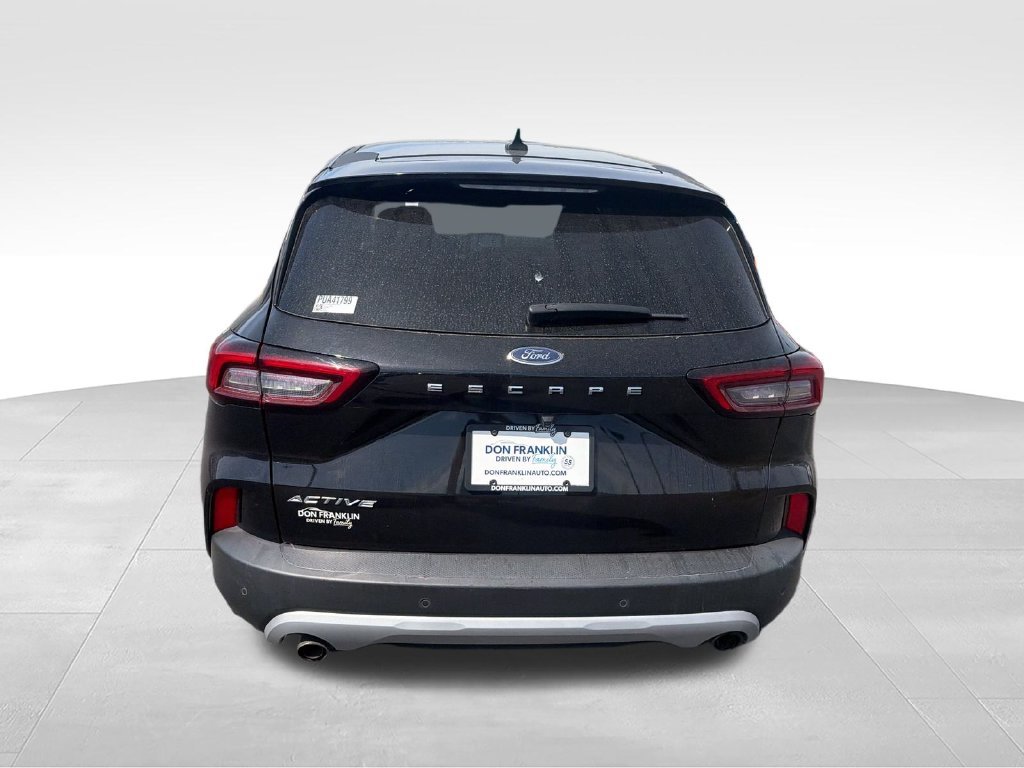 Used 2023 Black Metallic Ford Active image 4