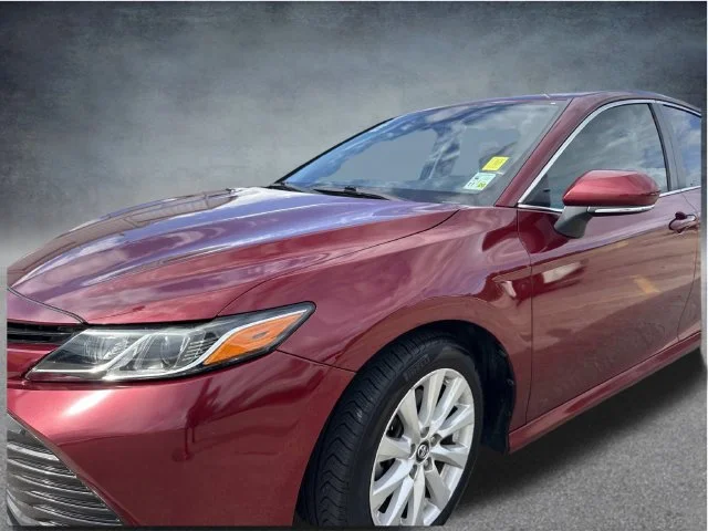 Used 2018 Red Toyota LE image 9