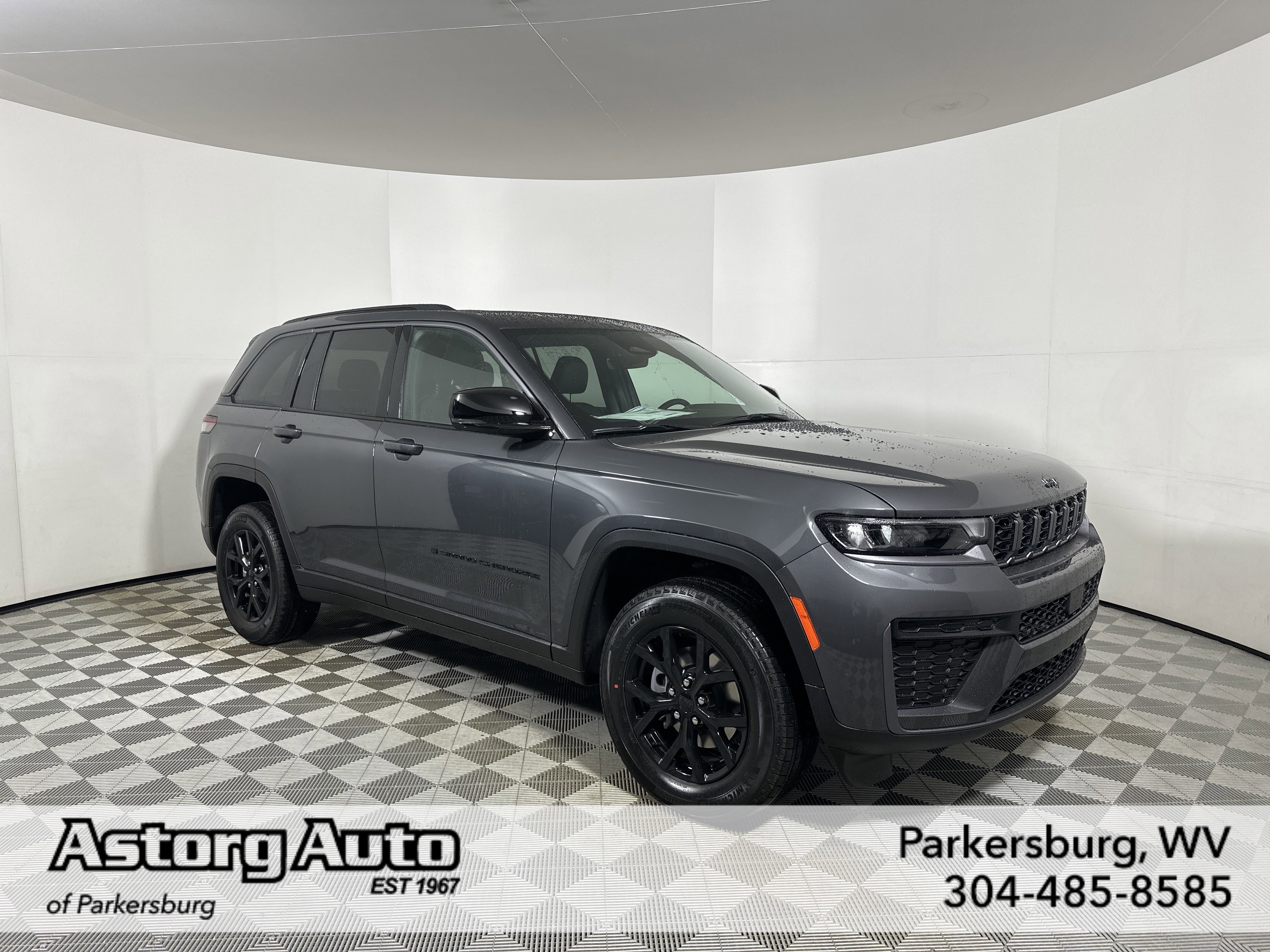 2026 Jeep Grand Cherokee Laredo Altitude 4x4's photo