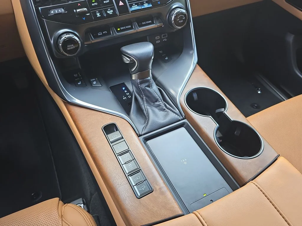 Certified Used 2024 CAVIAR Lexus 600 Luxury image 29