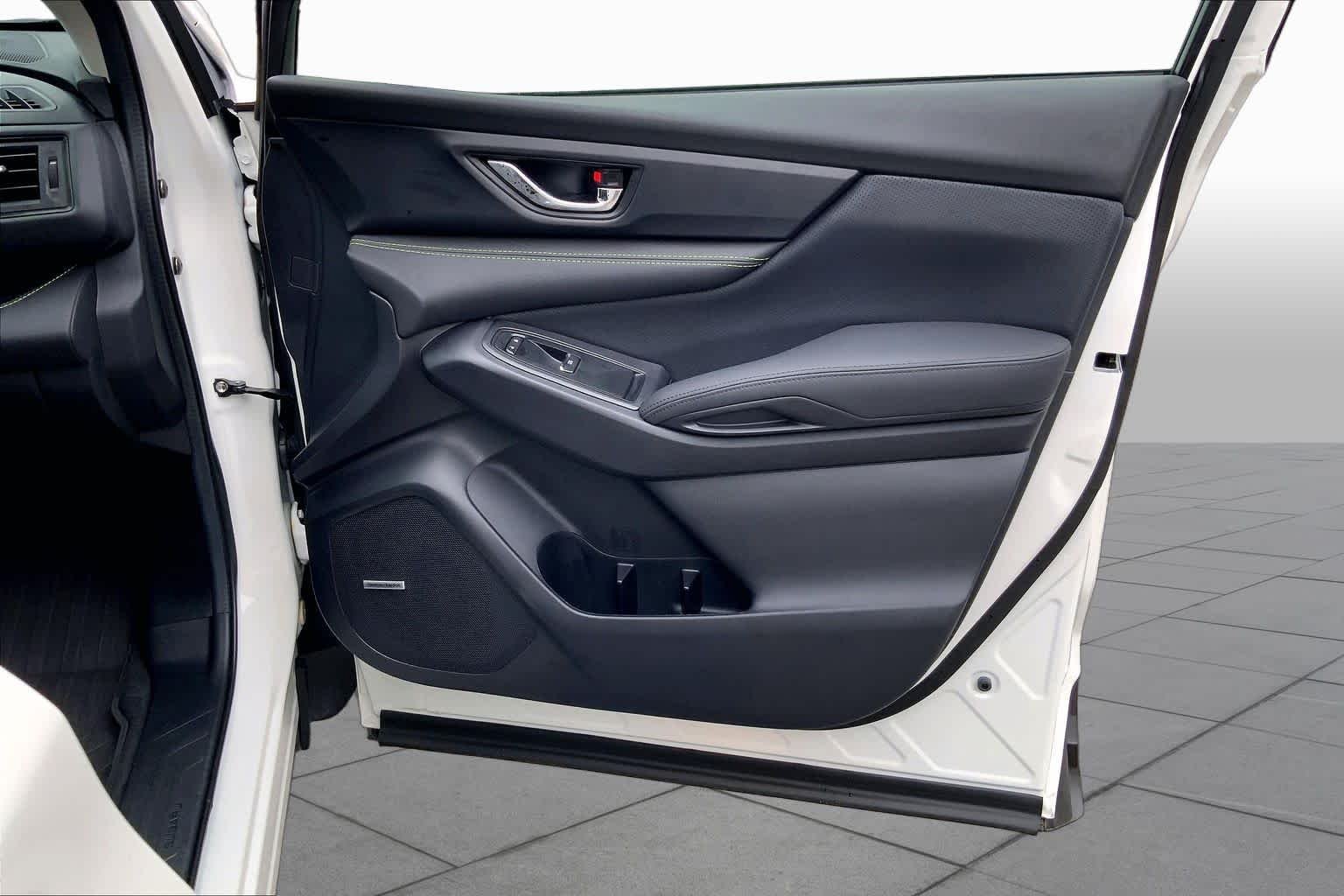 Used 2025 Crystal White Pearl Subaru Onyx Edition Touring image 22