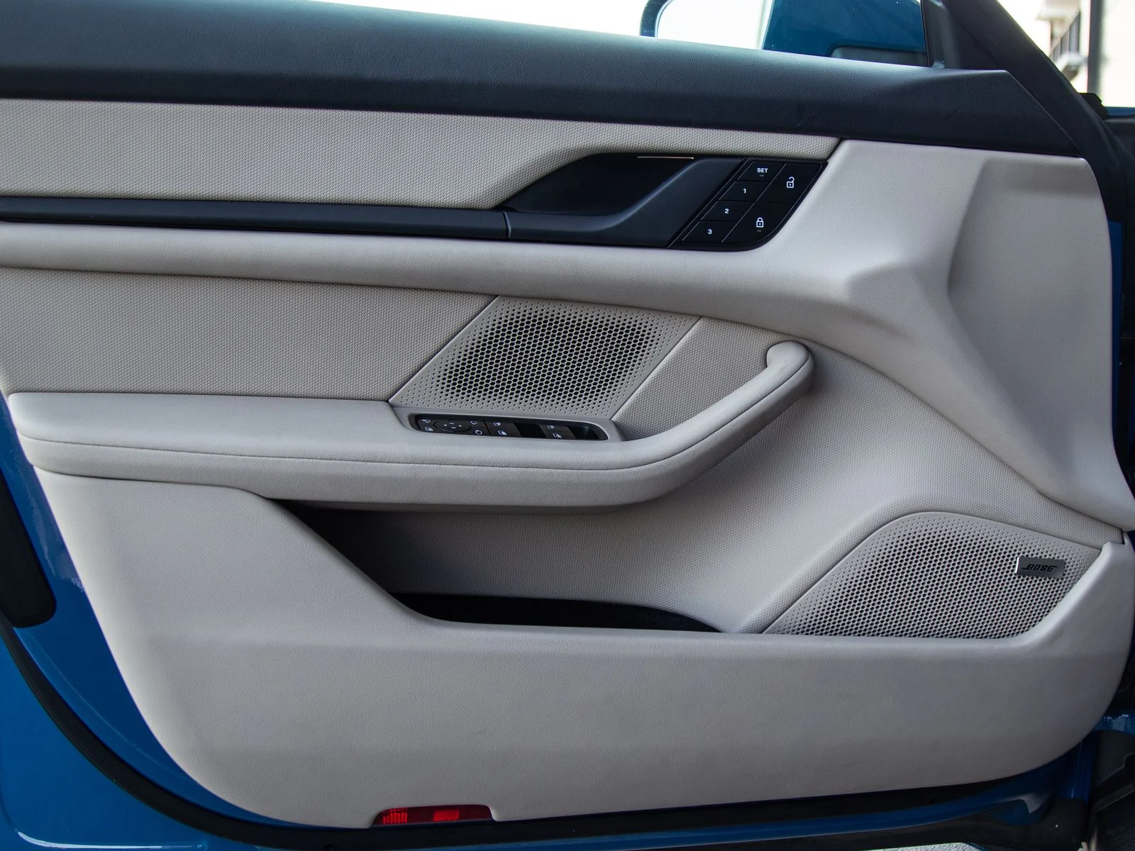 Certified Used 2024  Porsche  image 9