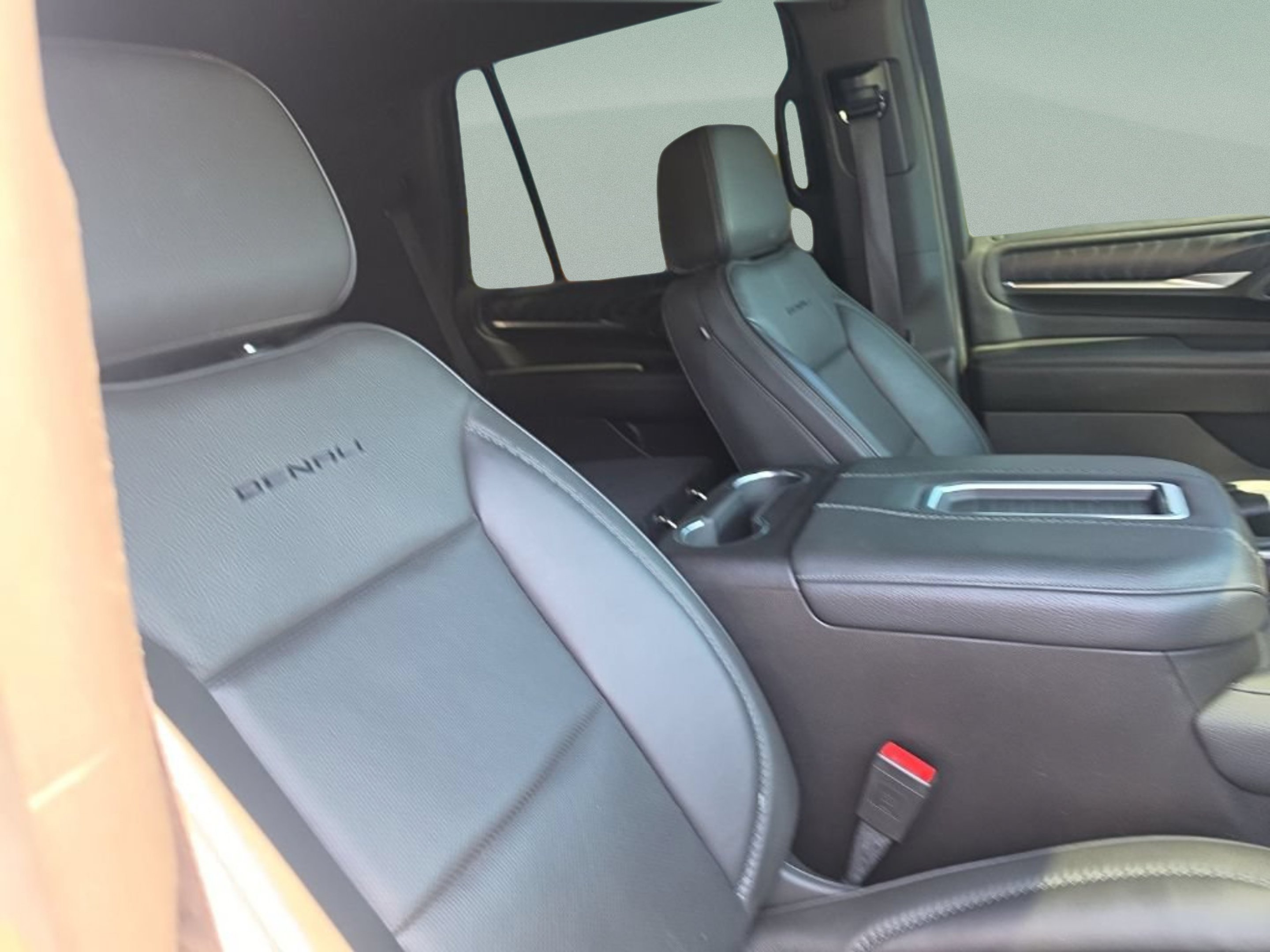 Used 2021 ONYX BLACK GMC Denali image 32
