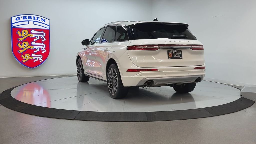 Used 2021 White Lincoln Reserve image 6