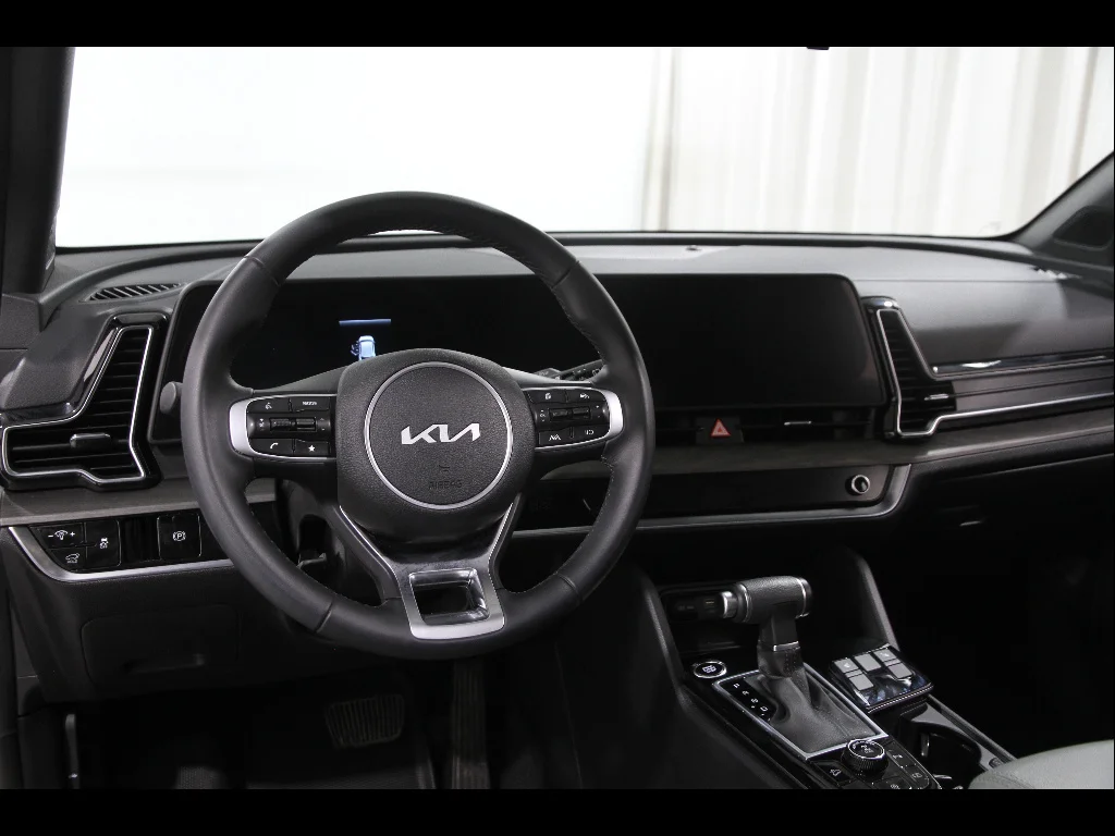 Used 2024 Black Kia X-Line image 6