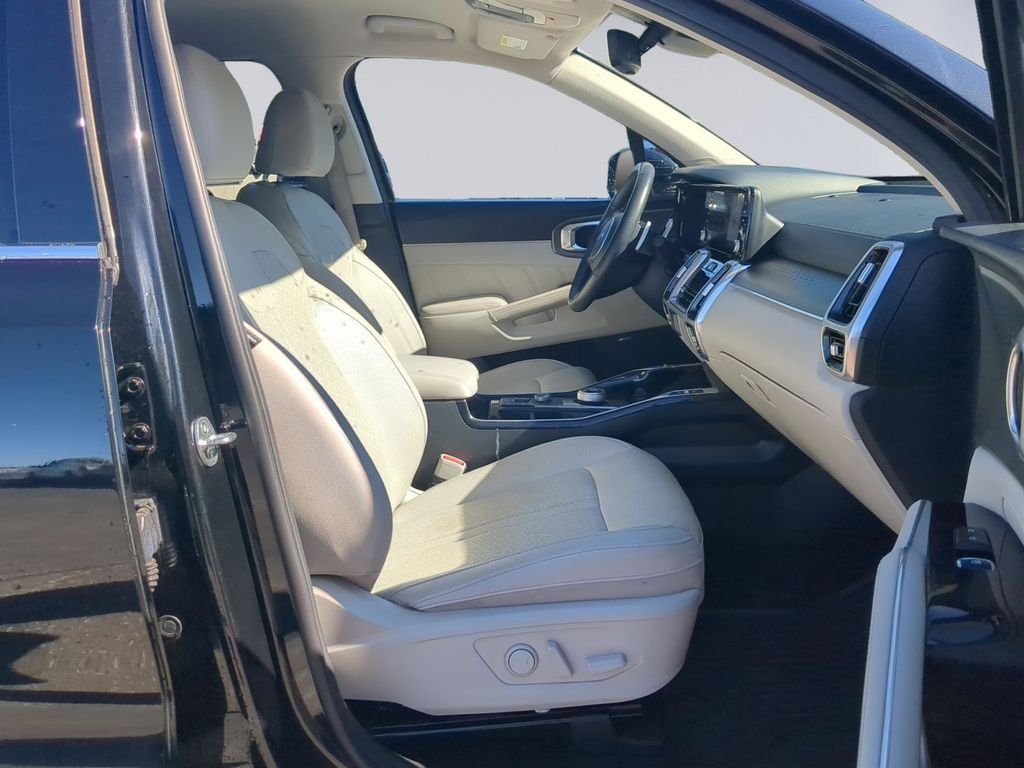Used 2023 Aurora Black Kia SX Prestige image 19