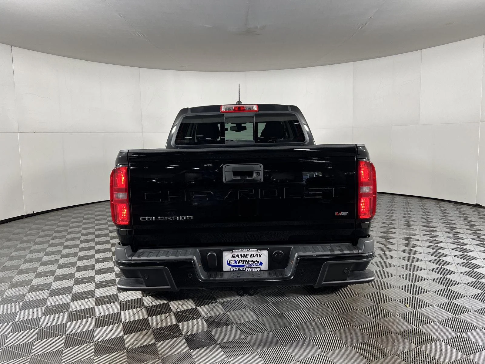 Used 2022 Black Chevrolet 4WD Z71 image 7