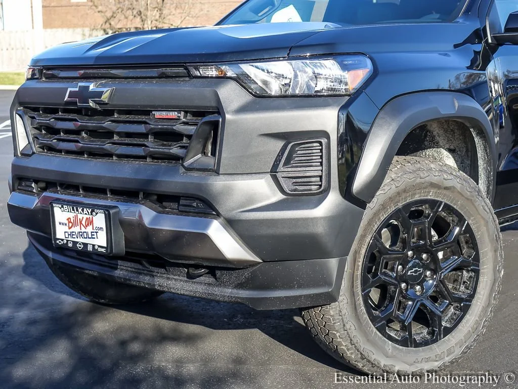2026 Chevrolet Colorado Trail Boss - Photo 3