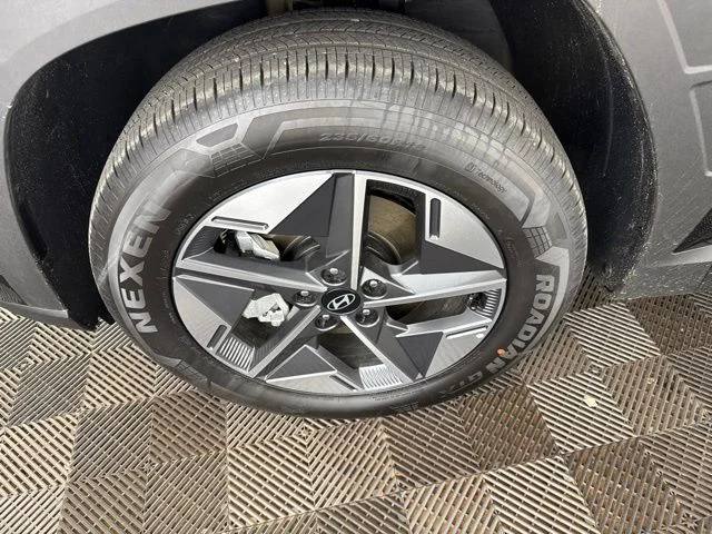 Used 2026 Gray Hyundai SEL Convenience image 33
