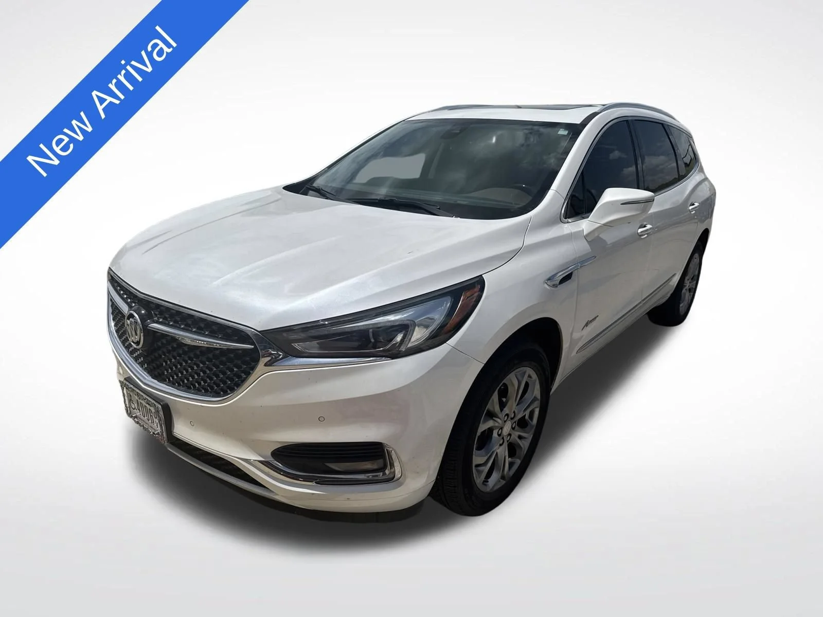 Used 2021 WHITE FROST TRICOAT Buick Avenir image 1