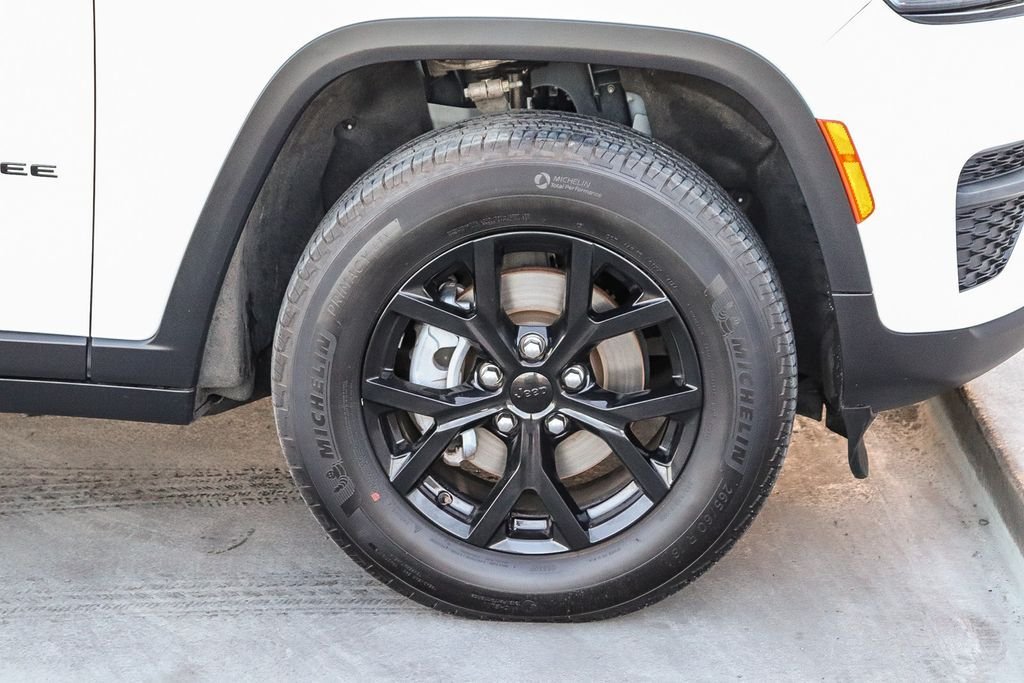 Used 2025 Bright White Clearcoat Jeep Altitude image 11