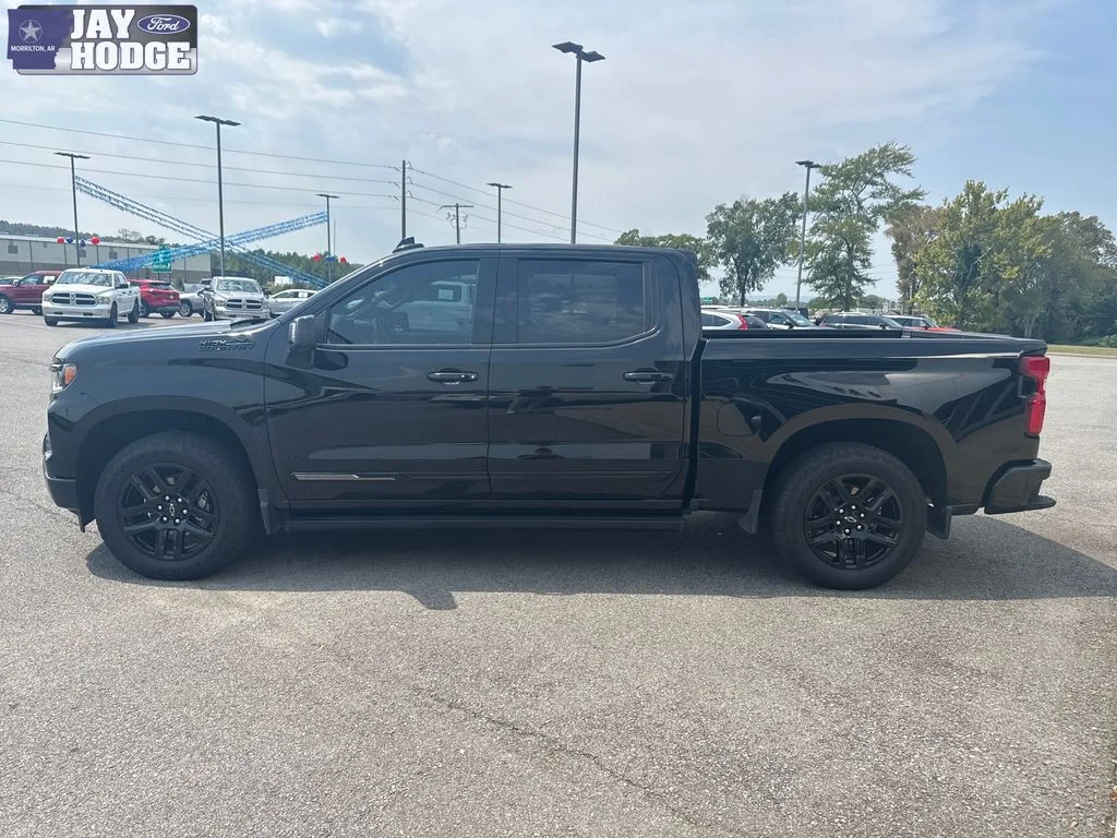 Used 2025 Black Chevrolet High Country image 3