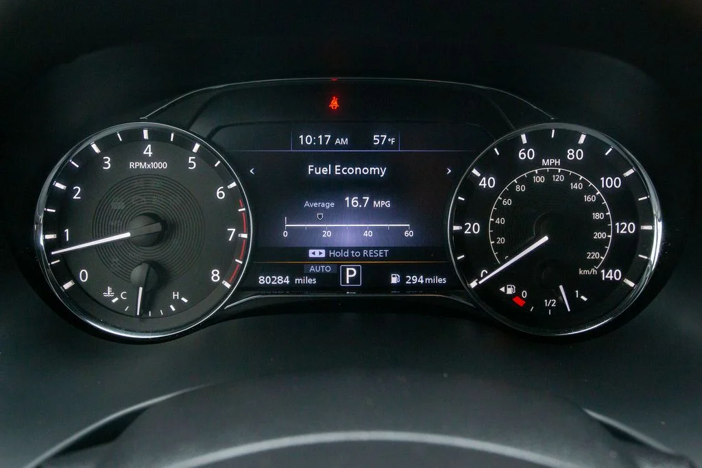 Used 2022 Champagne INFINITI 4WD Sensory image 3