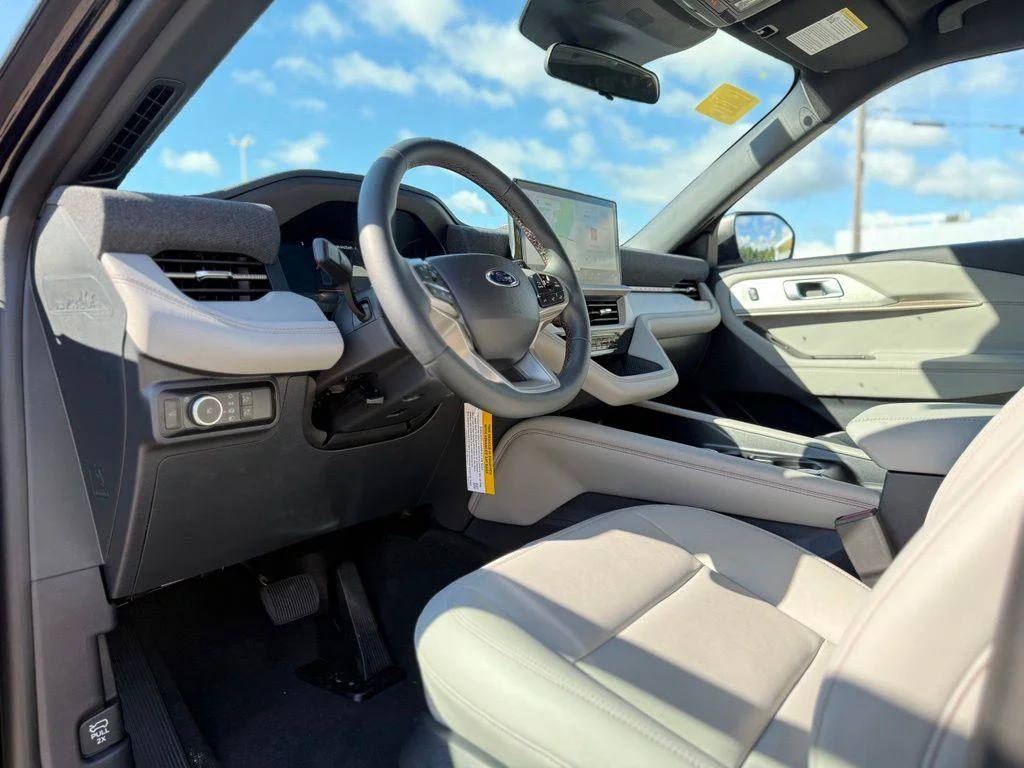 New 2027 Agate Black Metallic Ford Active image 14