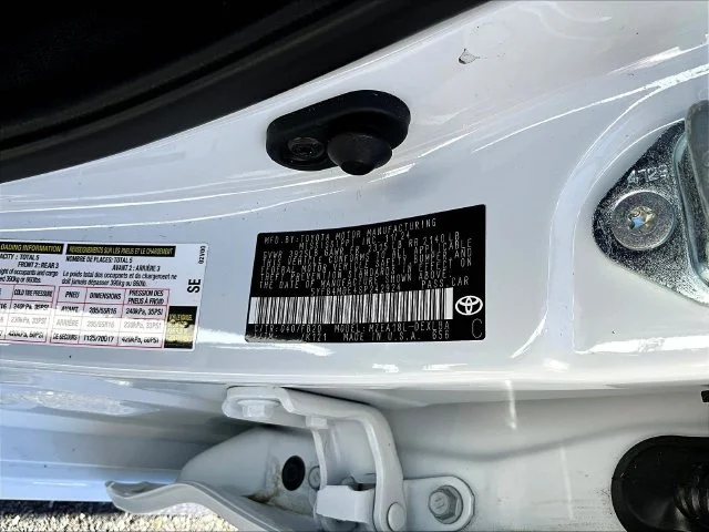 Used 2025 White Toyota LE image 21