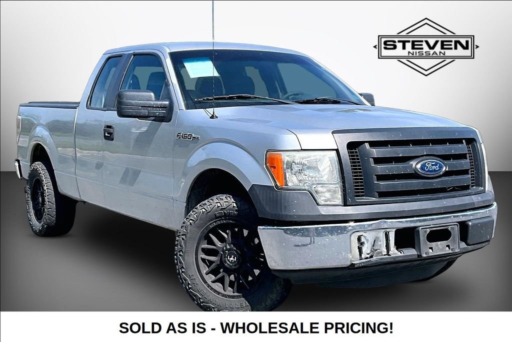 Used 2011 Silver Ford XL image 1
