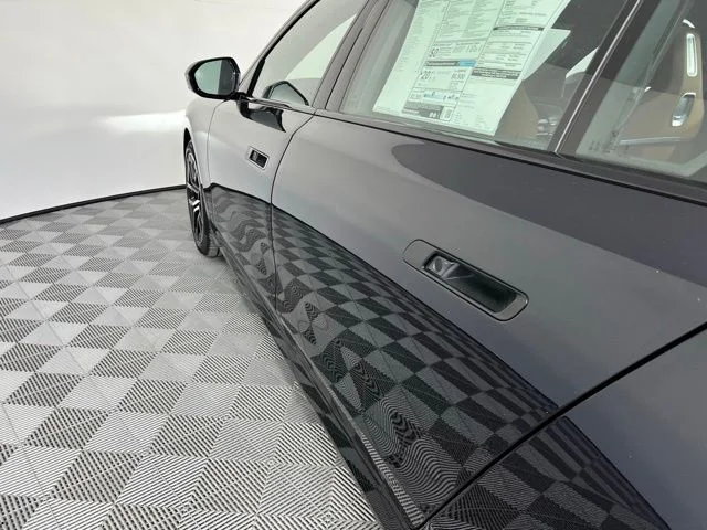 New 2025 Carbon Black Metallic BMW 760i xDrive image 10