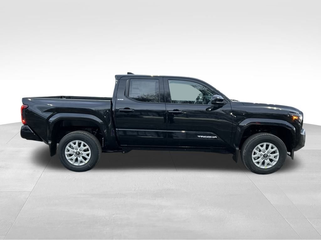 2026 Toyota Tacoma SR5 - Photo 6