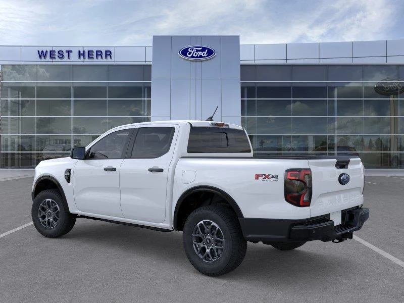 New 2025 Oxford White FORD XLT image 5