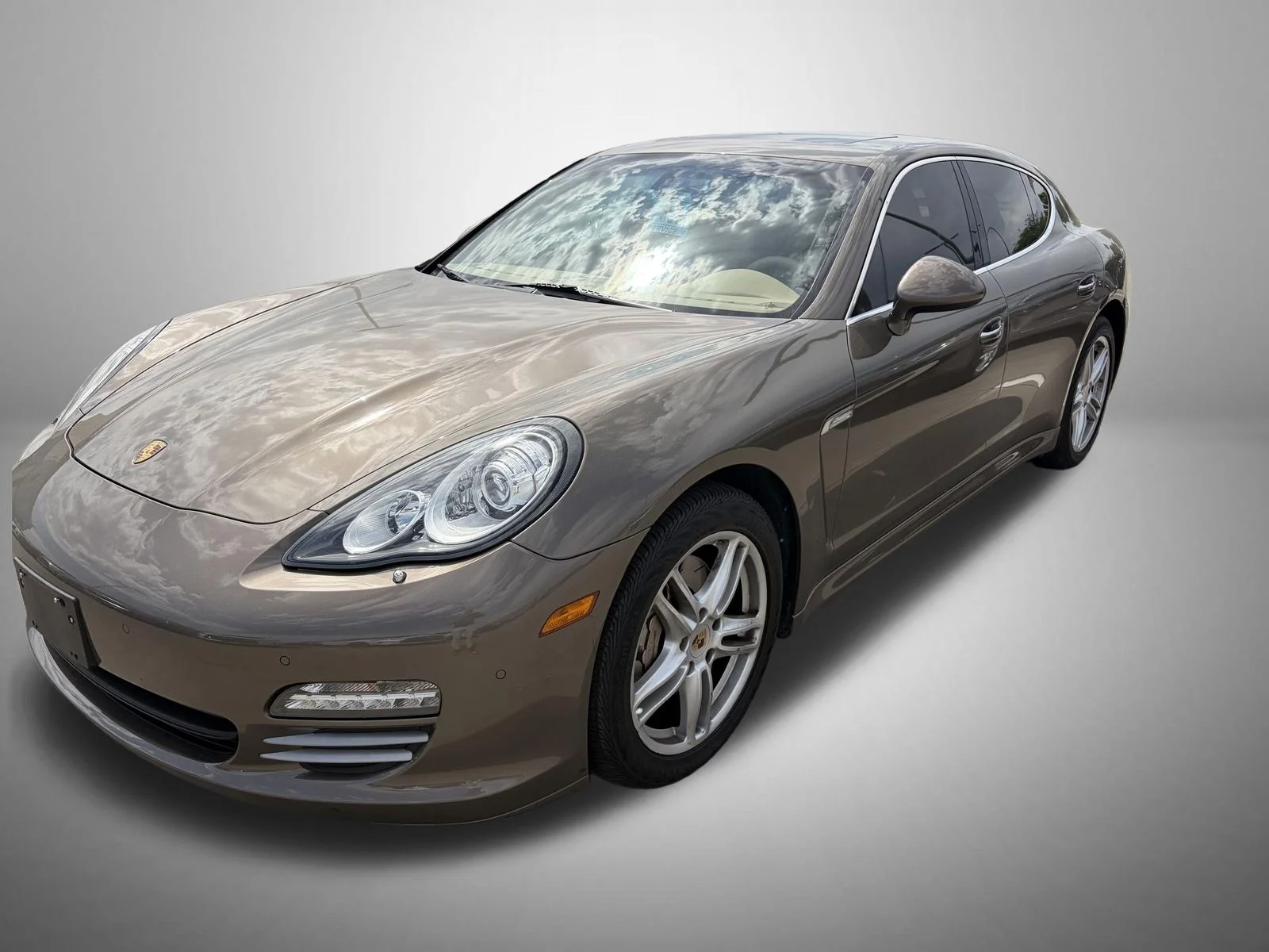 2010 Porsche Panamera 4S's photo