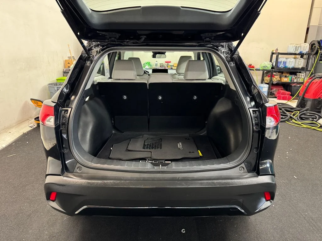 Used 2024 Black Toyota L image 6