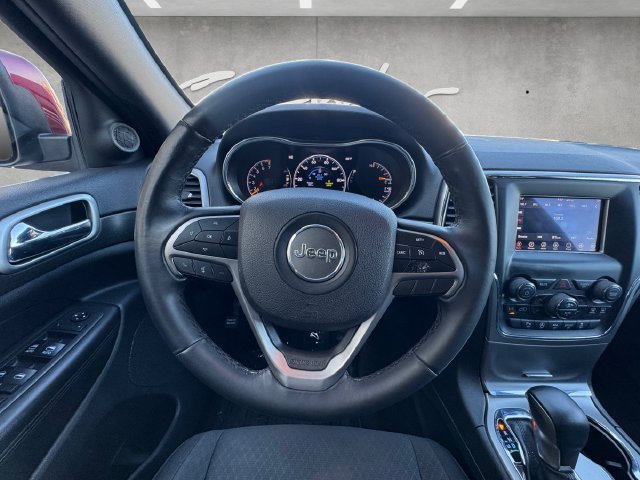 Used 2018 Red Jeep Laredo E image 21