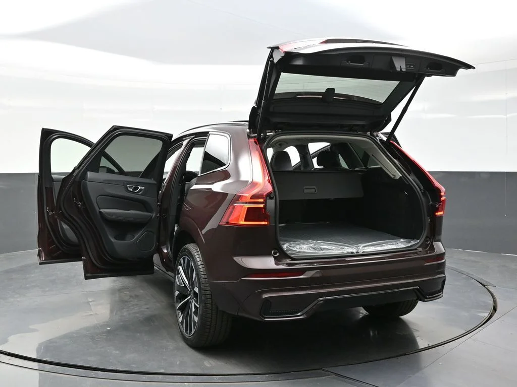 New 2026 Mulberry Red Volvo T8 Ultra image 41