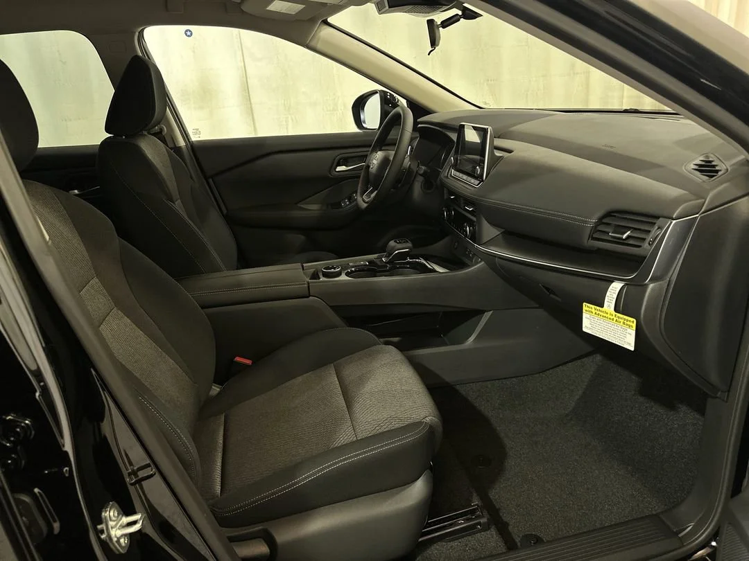 2026 Nissan Rogue SV - Photo 14
