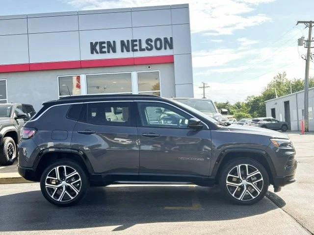 Used 2024 None Jeep Limited image 14