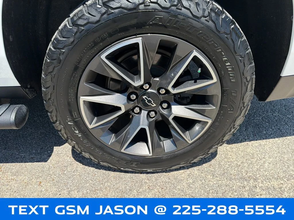 Used 2022 Summit White Chevrolet Z71 image 10
