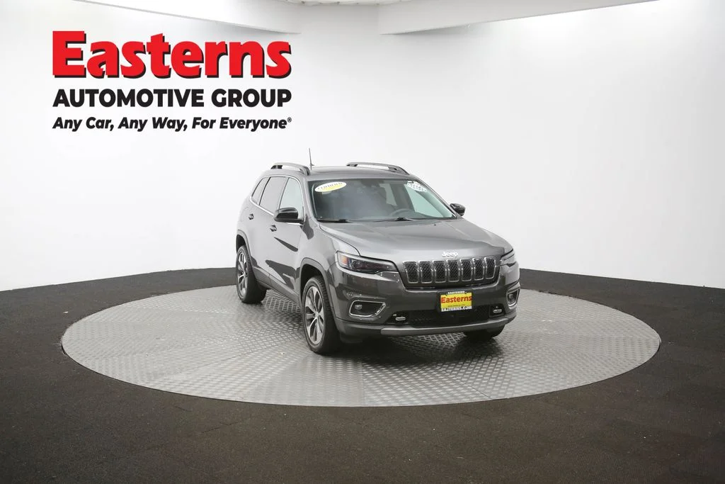 Used 2022 Gray Jeep Limited image 51