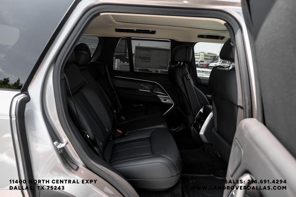 New 2026 1le Land Rover SE image 24