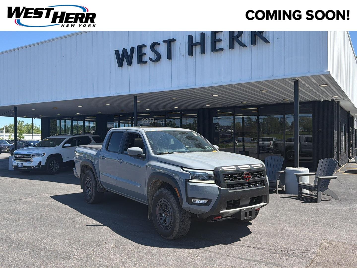 2025 Nissan Frontier PRO-4X Crew Cab 4X4's photo