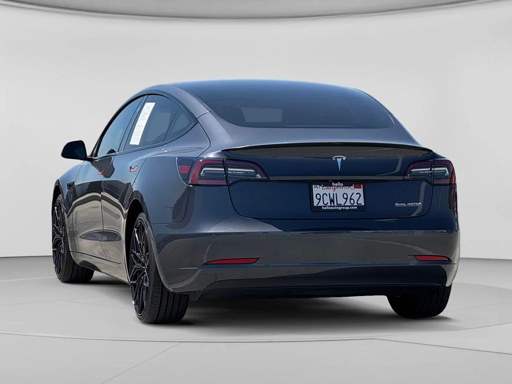 Used 2022  Tesla Performance image 31