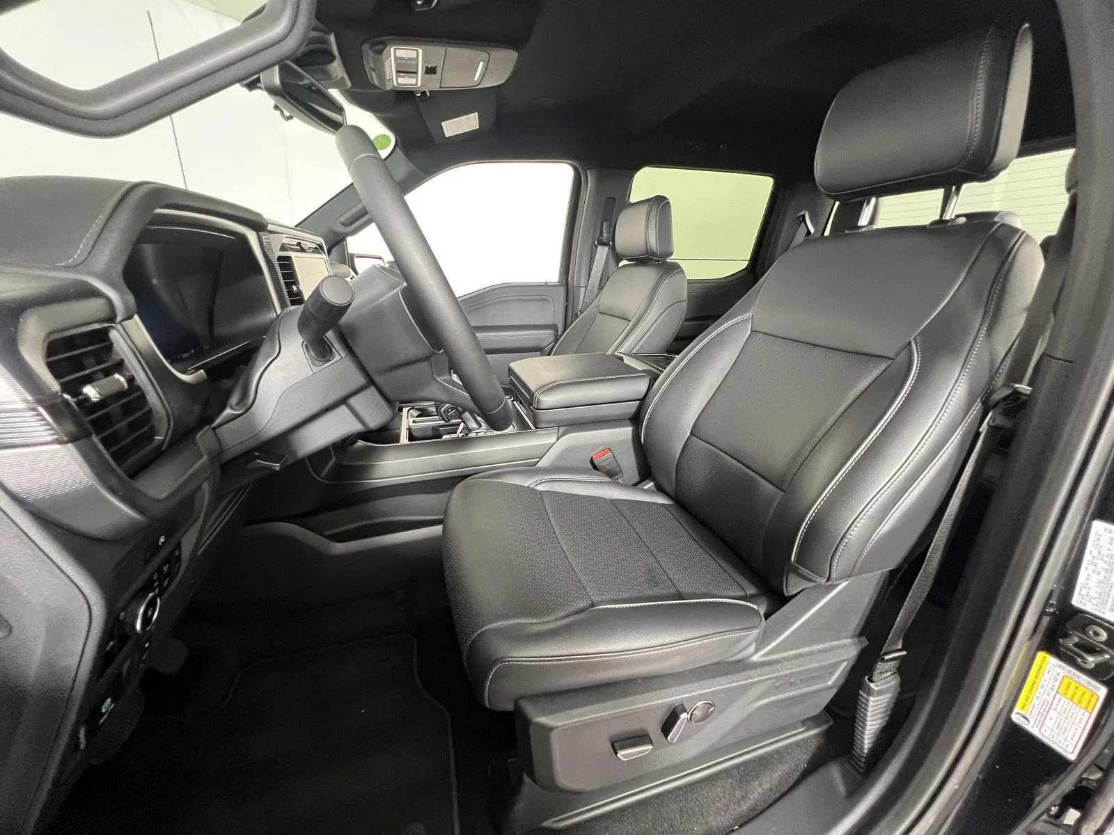 Certified Used 2025 Agate Black Ford LARIAT image 2