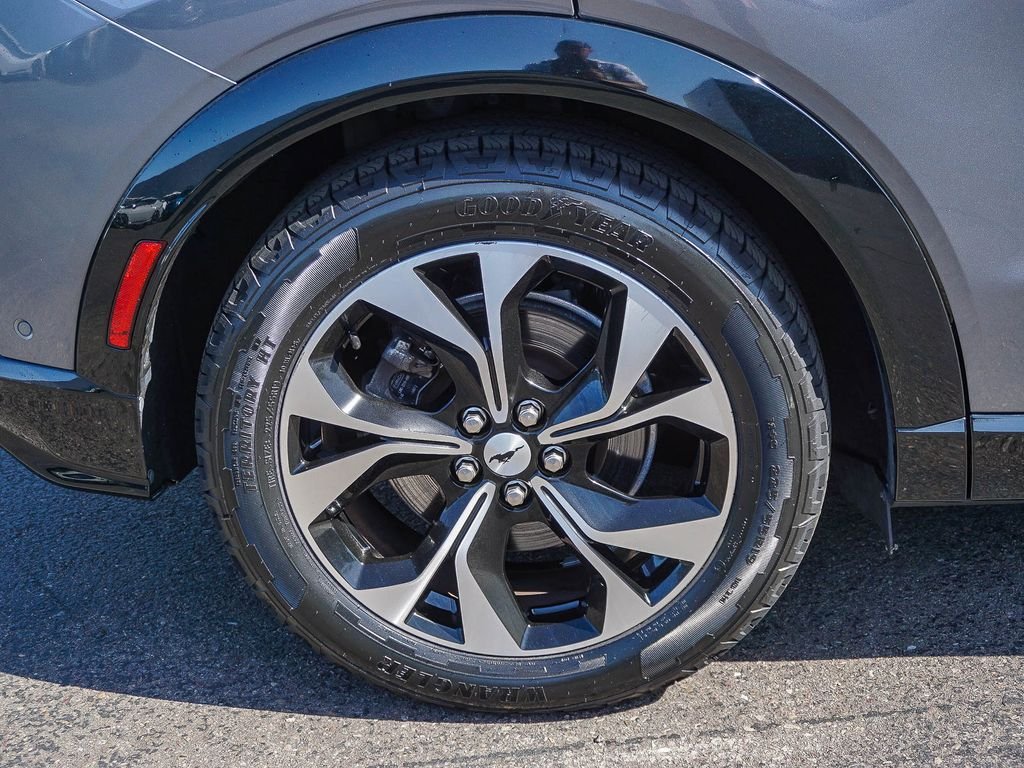 Used 2023 Gray Ford Premium image 9