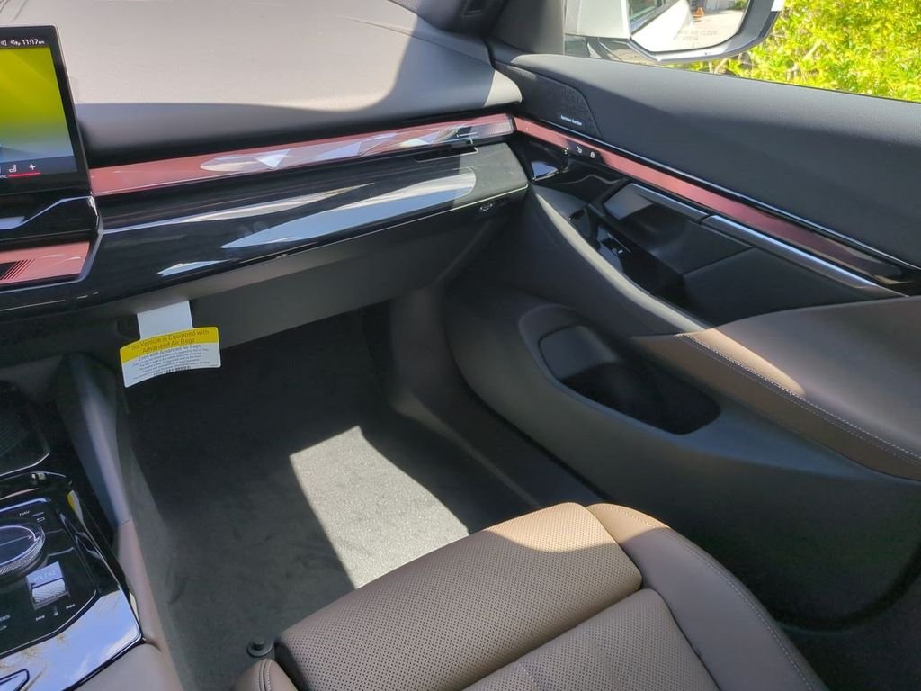 New 2027 Mineral White Metallic BMW 530i xDrive image 17