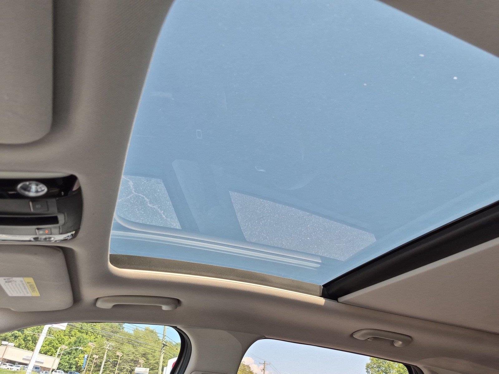 Used 2023 GRAVITY GRAY KIA  image 32