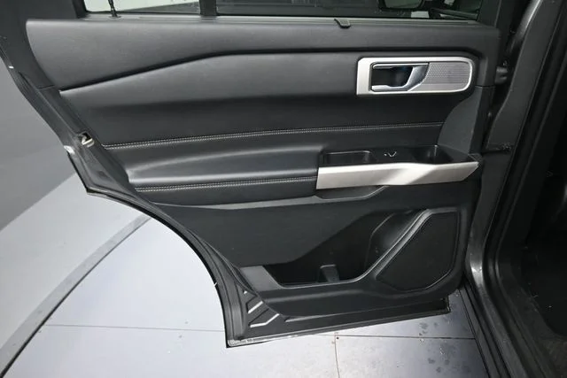 Used 2023 Gray Ford Limited image 19