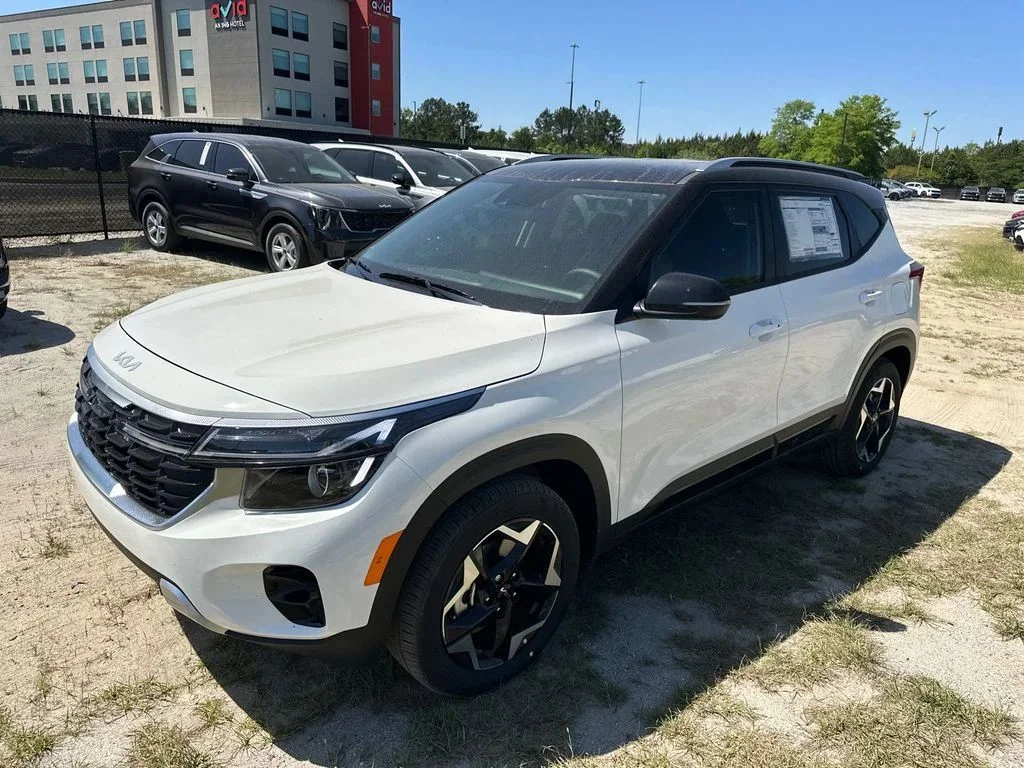 New 2026 White Kia LX image 3