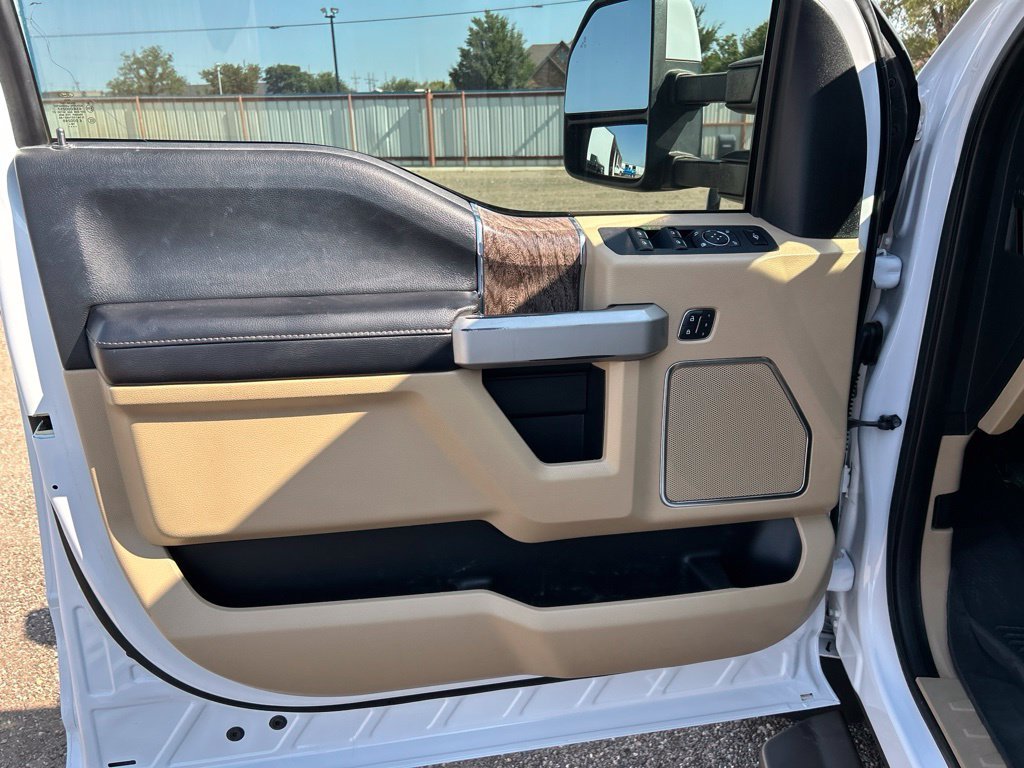 Used 2019 Oxford White Ford Lariat image 12