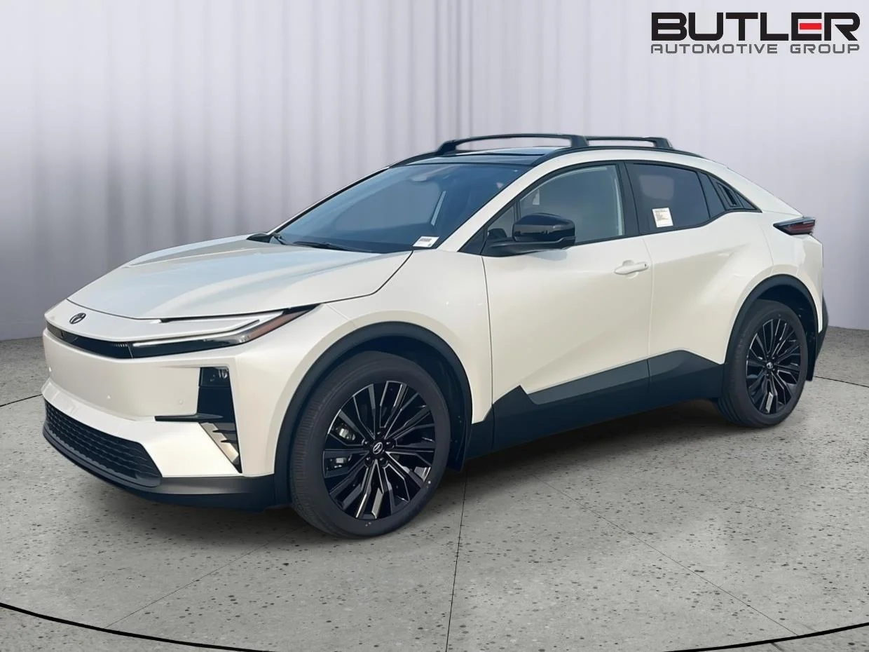 New 2026 Wind Chill Pearl Toyota XSE image 1