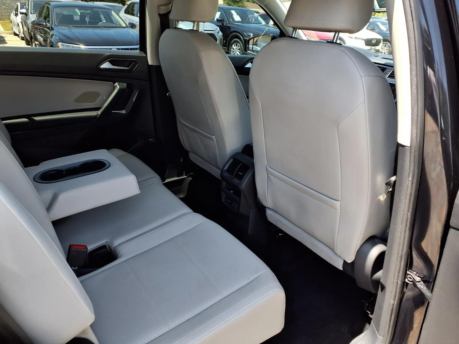 Used 2019 Black Volkswagen 2.0T SE image 21