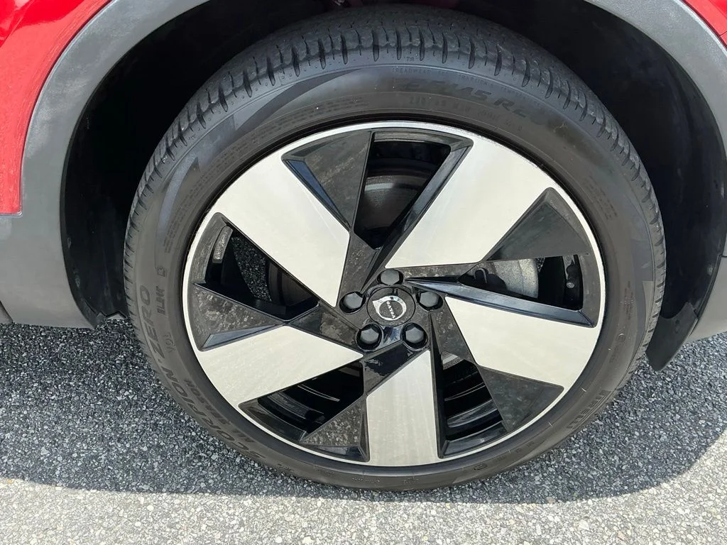 Used 2023 Red Volvo Ultimate image 19