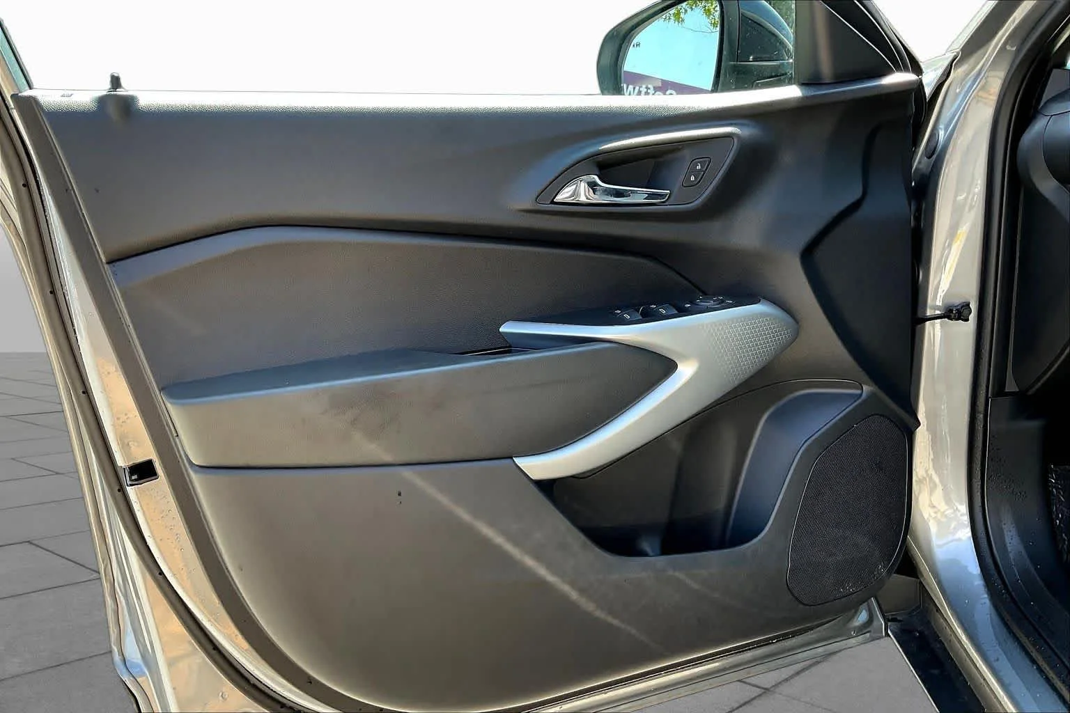 Used 2025 Sterling Gray Metallic Chevrolet 1RS image 21