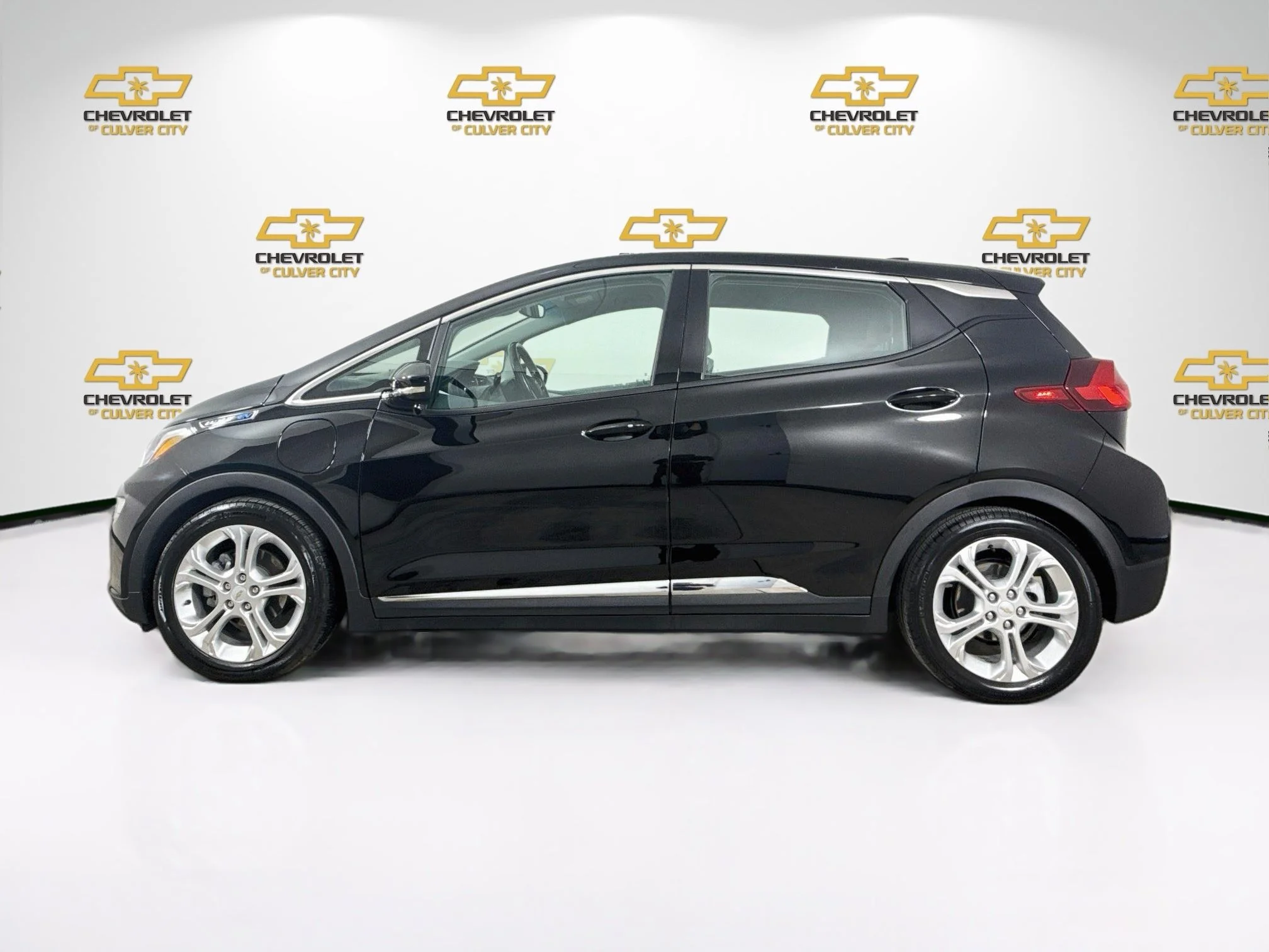 Used 2020 MOSAIC BLACK METALLIC Chevrolet LT image 5