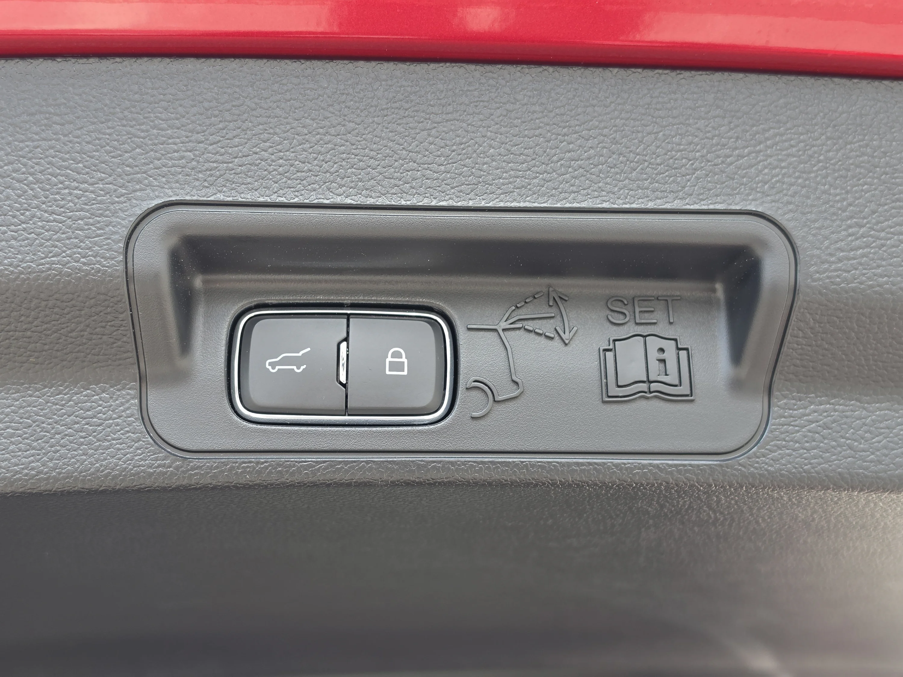 Used 2024 Rapid Red Metallic Tinted Clearcoat Ford XLT image 16
