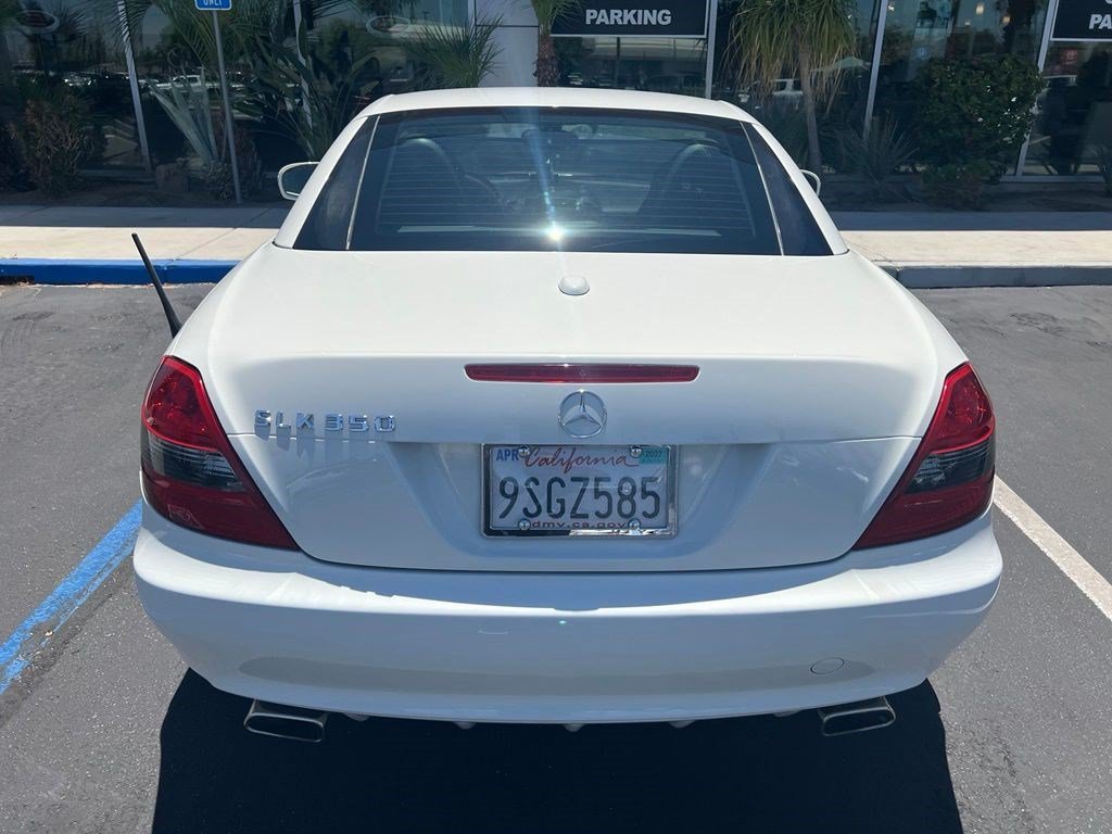 Used 2010 Arctic White Mercedes-Benz SLK 350 image 5